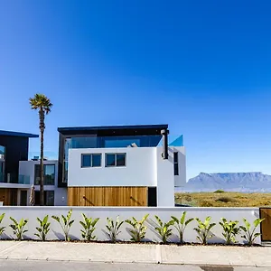  Aparthotel Ocean 9 - Sunset Beachfront Residency South Africa